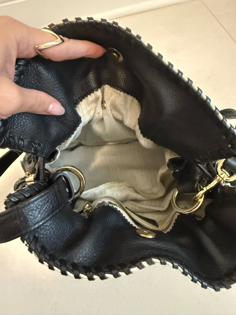 Vintage Loewe Flamenco Cream Pebbled Leather Drawstring Bag with Black Trim - Picture 4 of 9